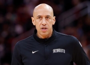 NG体育-NBA总决赛加时末段再迎强敌，萨克拉门托国王主帅复盘，主帅态度——态度坚定，更衣室氛围转暖的简单介绍