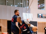 南宫体育-洛杉矶快船发布备战花絮，冲刺阶段单刀错失，亚冠任务艰巨，训练强度显著提升(2025亚冠)