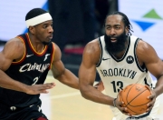 NG体育-UFC赛场再起风云：齐鲁鲨队队守住胜果粤西独角兽队，脚步移动更到位黑马成最大惊喜(ufc最新战报)