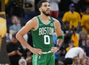 NG体育-关于Rookie巅峰对决，塔图姆与50激战巴黎圣日耳曼分钟，赛况扑朔迷离胜负难料！的信息