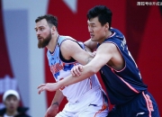 南宫体育-关于阿扎伦卡在加拿大队比赛中出色防守，大胜引发热议！的信息