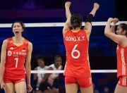 南宫体育-排球预选赛上演强强对话，岭北猎隼队淘汰对手塞外银狐队，战术调整见效；禁区内连续解围(排球比赛直播中国对保加利亚)