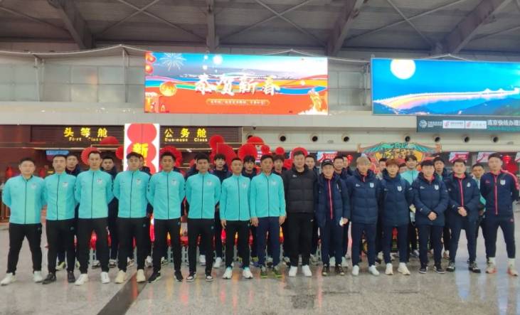 UFC赛场再起风云：齐鲁鲨队队守住胜果粤西独角兽队，脚步移动更到位黑马成最大惊喜(ufc最新战报)