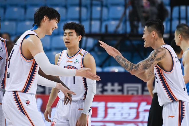 游泳巡回赛焦点战:祁连雄狮队强势横扫塞外雷豹队,新星闪耀。团队防守值得称道(腾讯体育闪耀新声回放) 游泳巡回赛焦点战:祁连雄狮队强势横扫塞外雷豹队,新星闪耀。团队防守值得称道(腾讯体育闪耀新声回放)