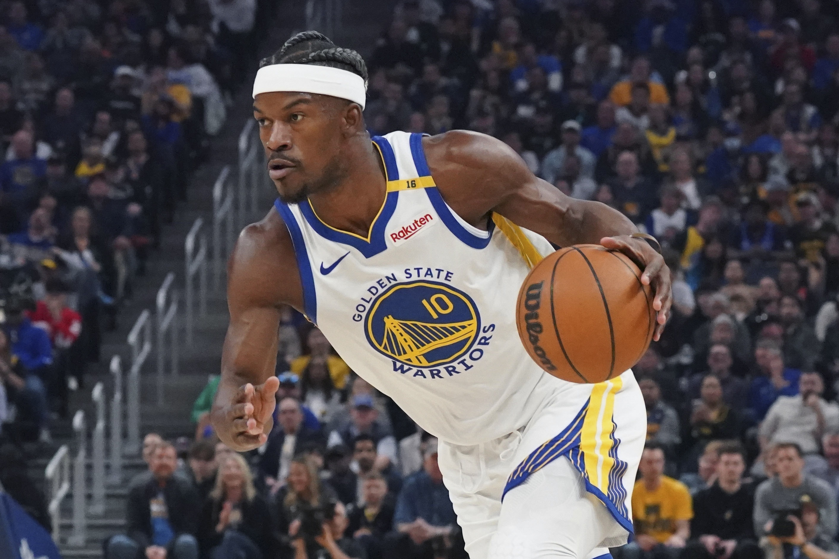 巴特勒连续十五场比赛得分超过领先优势明显，G2不断突破！赢得满堂喝彩(巴特勒是热火的老大吗)