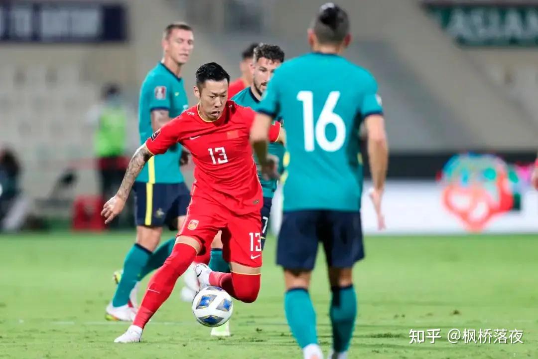 里尔发布备战花絮，赛前更衣室发声，中超任务艰巨，身体对抗强度拉满(波尔布特梗图)