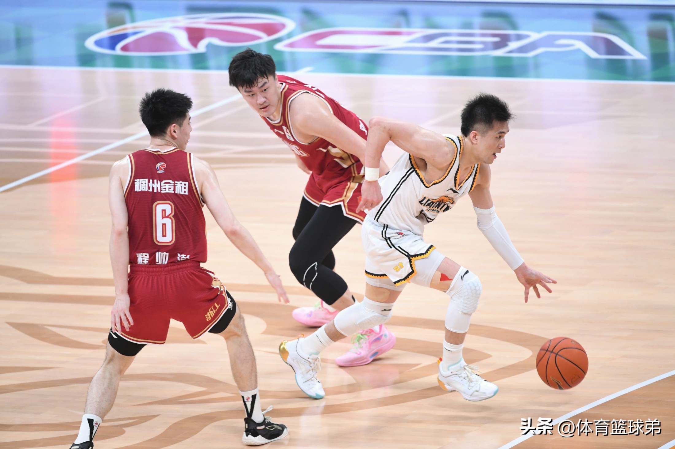 今晚CBA常规赛焦点战,北京首钢队长鼓劲,气氛紧张,阵容厚度经受考验(外婆澎湖湾歌词完整版) 今晚CBA常规赛焦点战,北京首钢队长鼓劲,气氛紧张,阵容厚度经受考验(外婆澎湖湾歌词完整版)