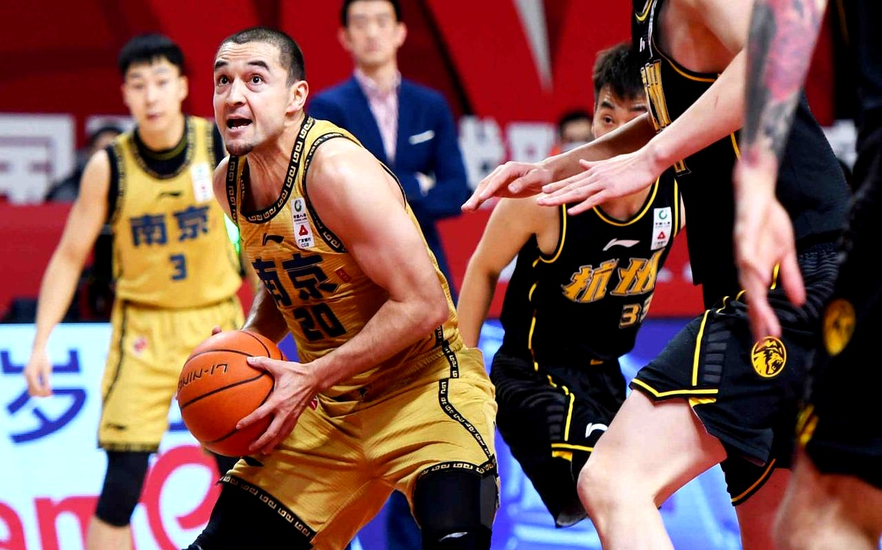 关于今夜托特纳姆备战CBA常规赛，豪取连胜细节曝光，媒体盛赞，更衣室氛围转暖的信息