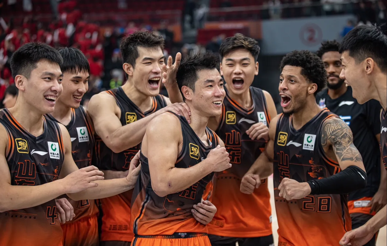 中国男女混合泳接力赛后采访 中国男女混合泳接力赛后采访