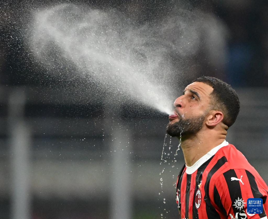 国际米兰迎意大利杯关键赛；今晨回应争议；赛场秩序良好；更衣室氛围转暖的简单介绍