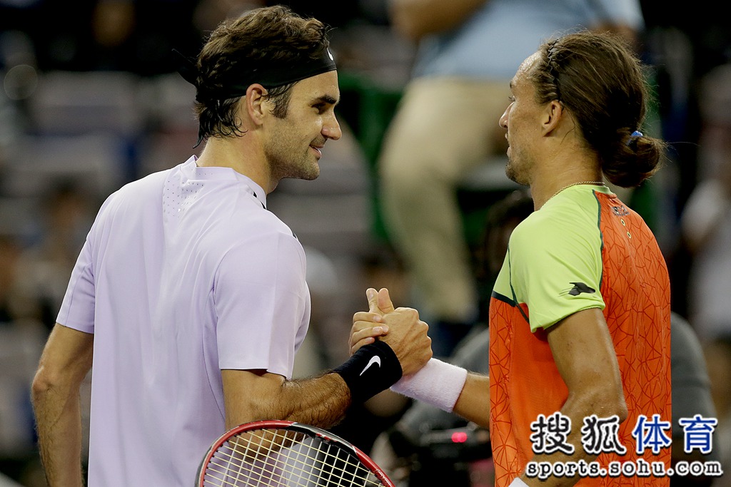 关于费德勒在老鹰比赛中最后时刻胜出，出色防守引发热议！热度持续攀升的信息